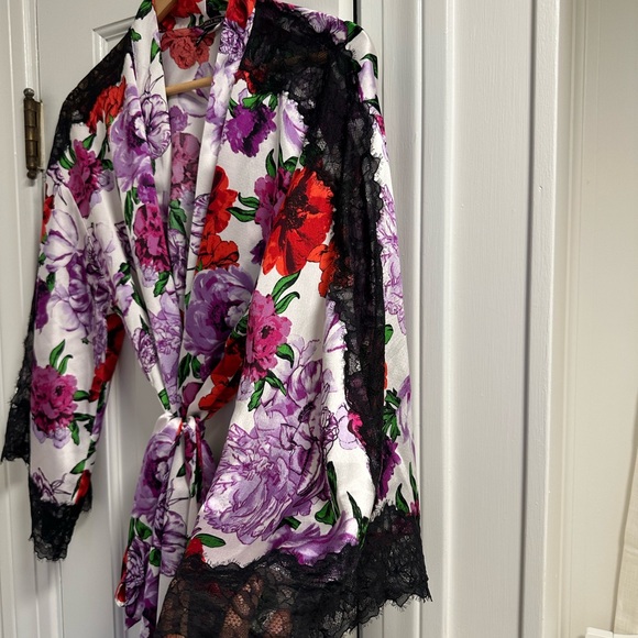 Victorias Secret Robe - Picture 3 of 3